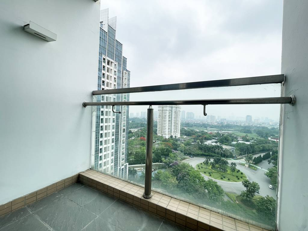 Spacious 3 - bedroom apartment to rent in L2 Ciputra 5