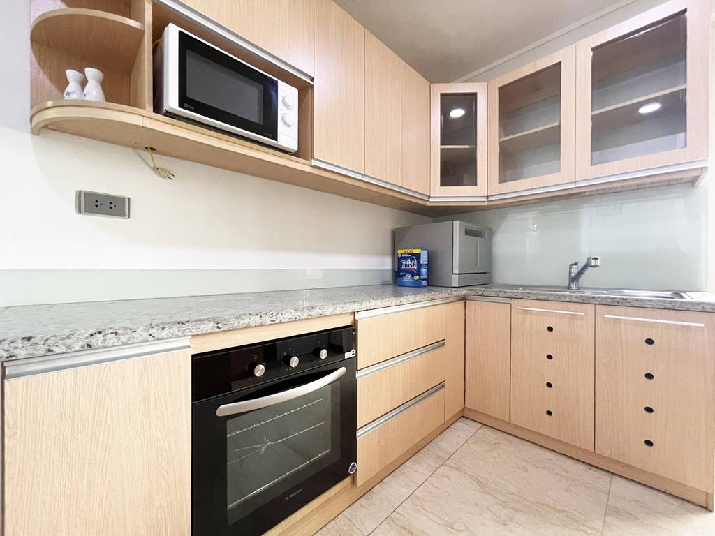 Spacious 3 - bedroom apartment to rent in L2 Ciputra 15