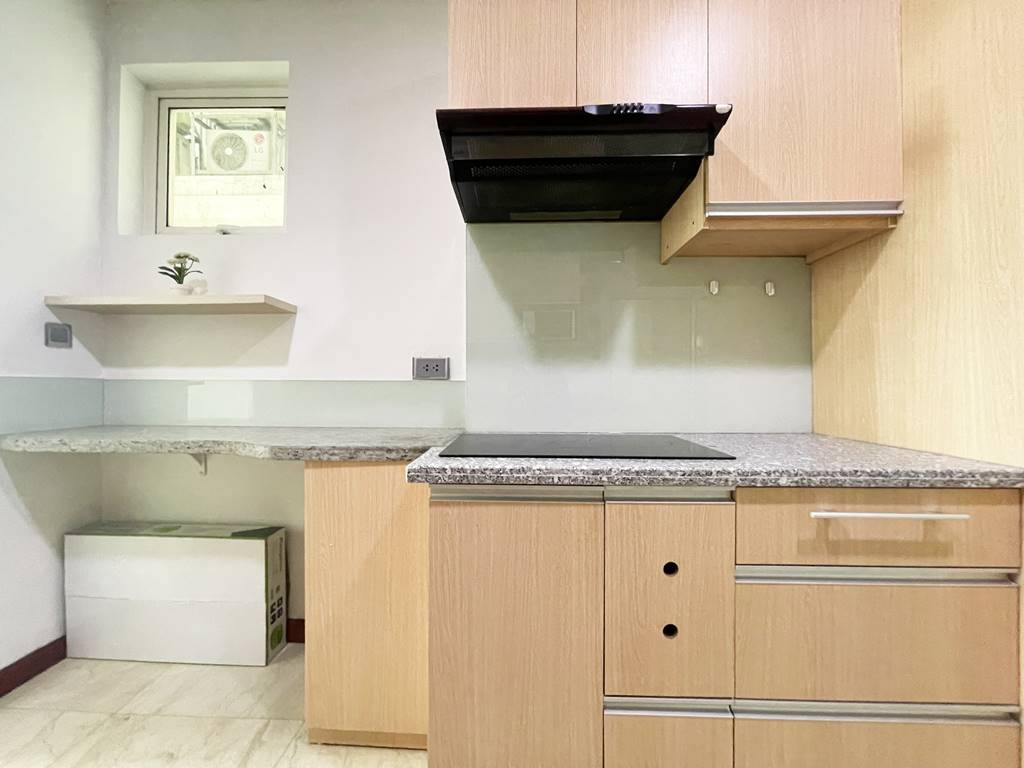 Spacious 3 - bedroom apartment to rent in L2 Ciputra 16