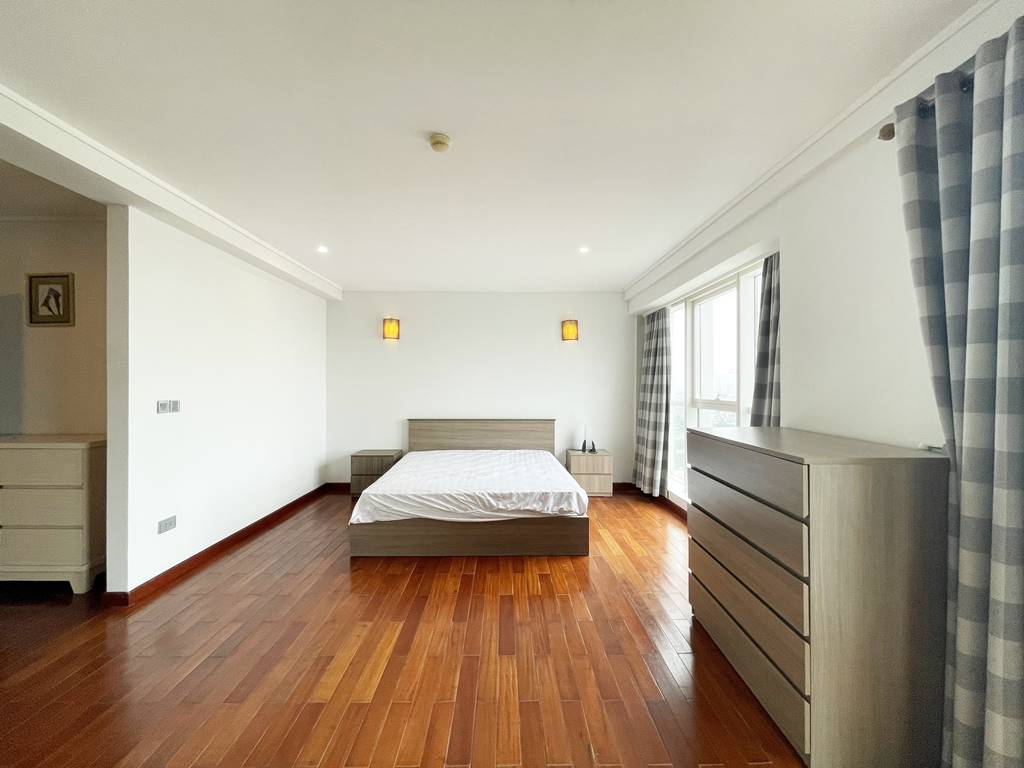 Spacious 3 - bedroom apartment to rent in L2 Ciputra 21