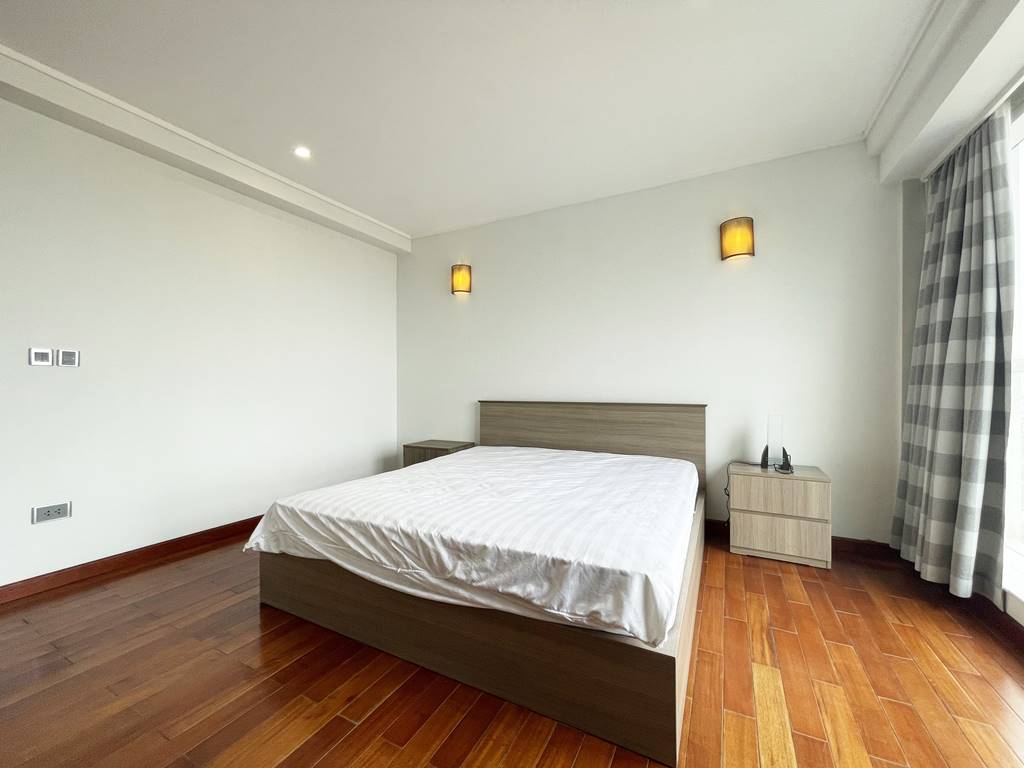 Spacious 3 - bedroom apartment to rent in L2 Ciputra 23