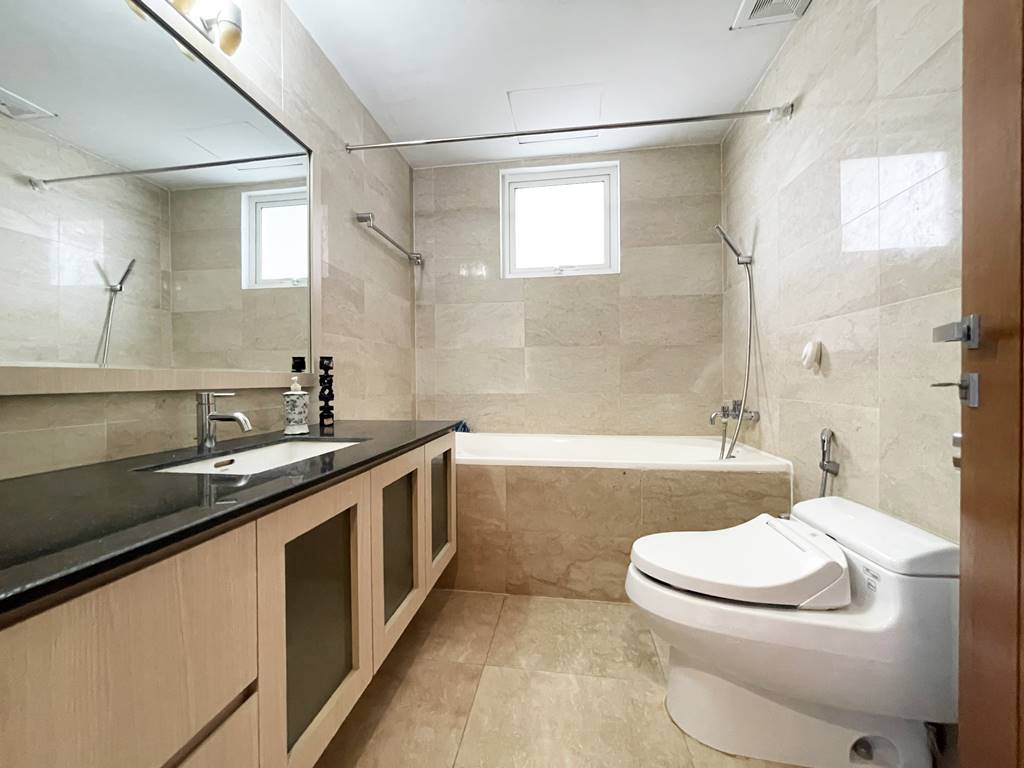 Spacious 3 - bedroom apartment to rent in L2 Ciputra 26