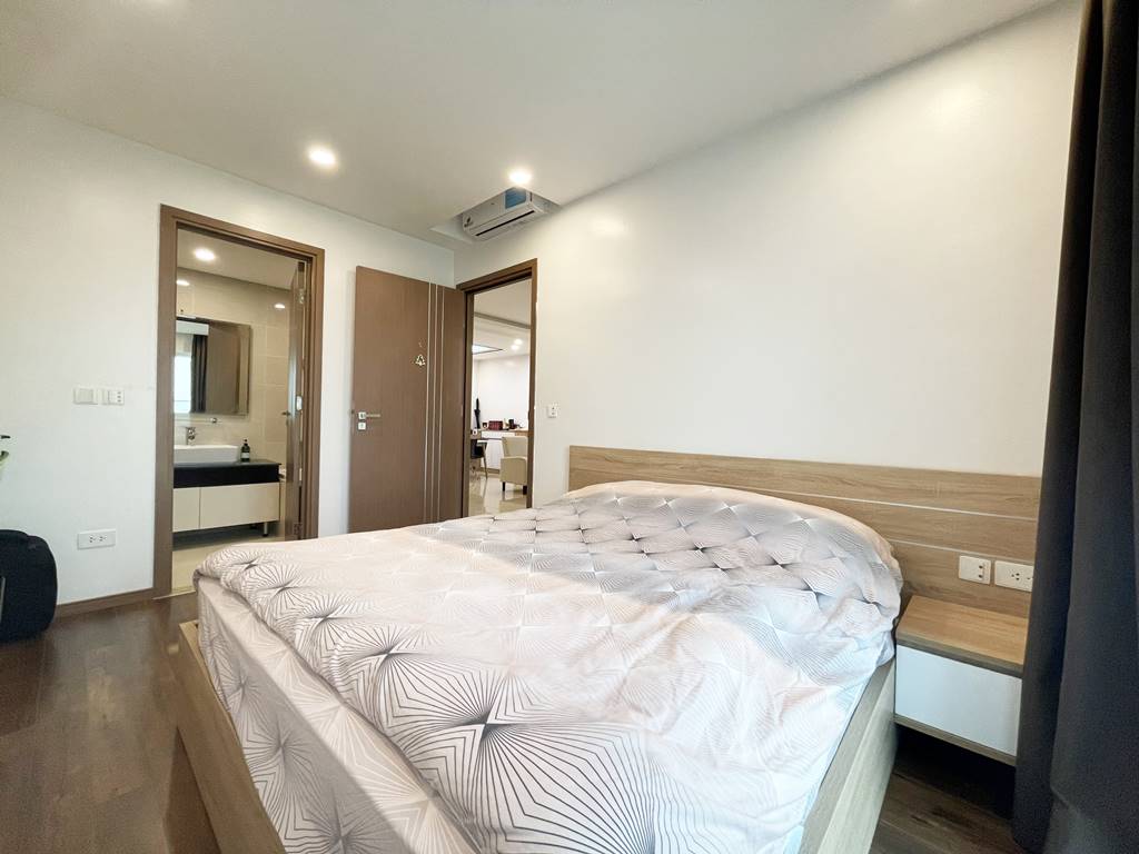 Splendid 3BRs apartment for rent in L4 Ciputra 12