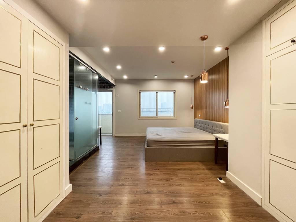 Stunning 2 - bedroom apartment in E1 Ciputra for rent 14