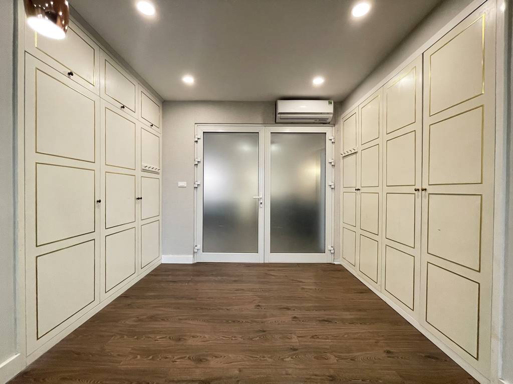 Stunning 2 - bedroom apartment in E1 Ciputra for rent 15