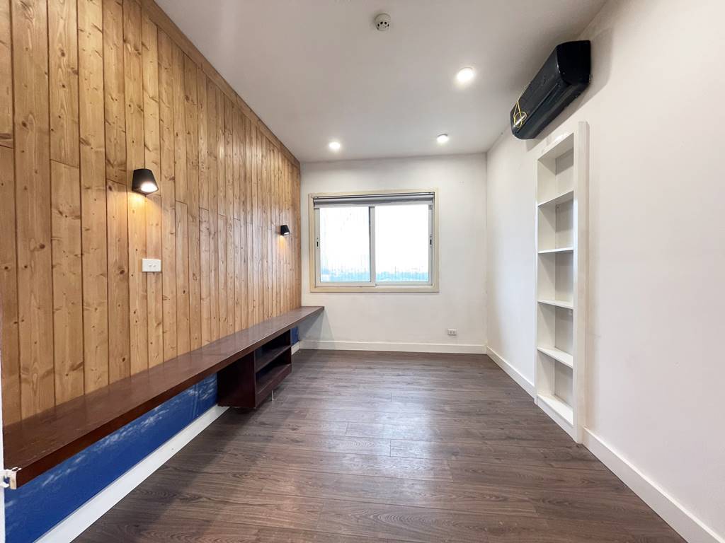 Stunning 2 - bedroom apartment in E1 Ciputra for rent 24