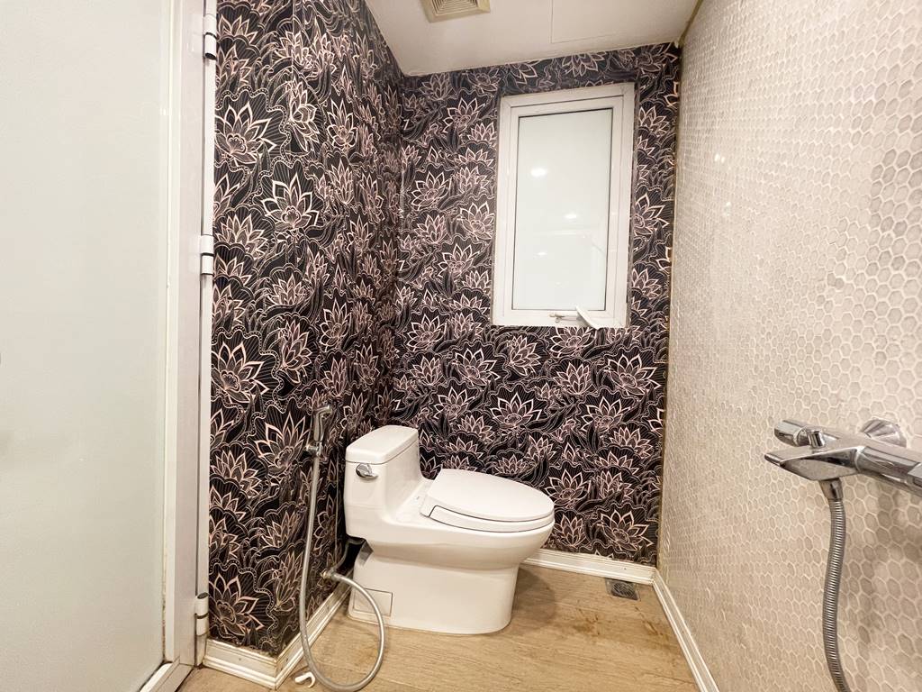 Stunning 2 - bedroom apartment in E1 Ciputra for rent 27