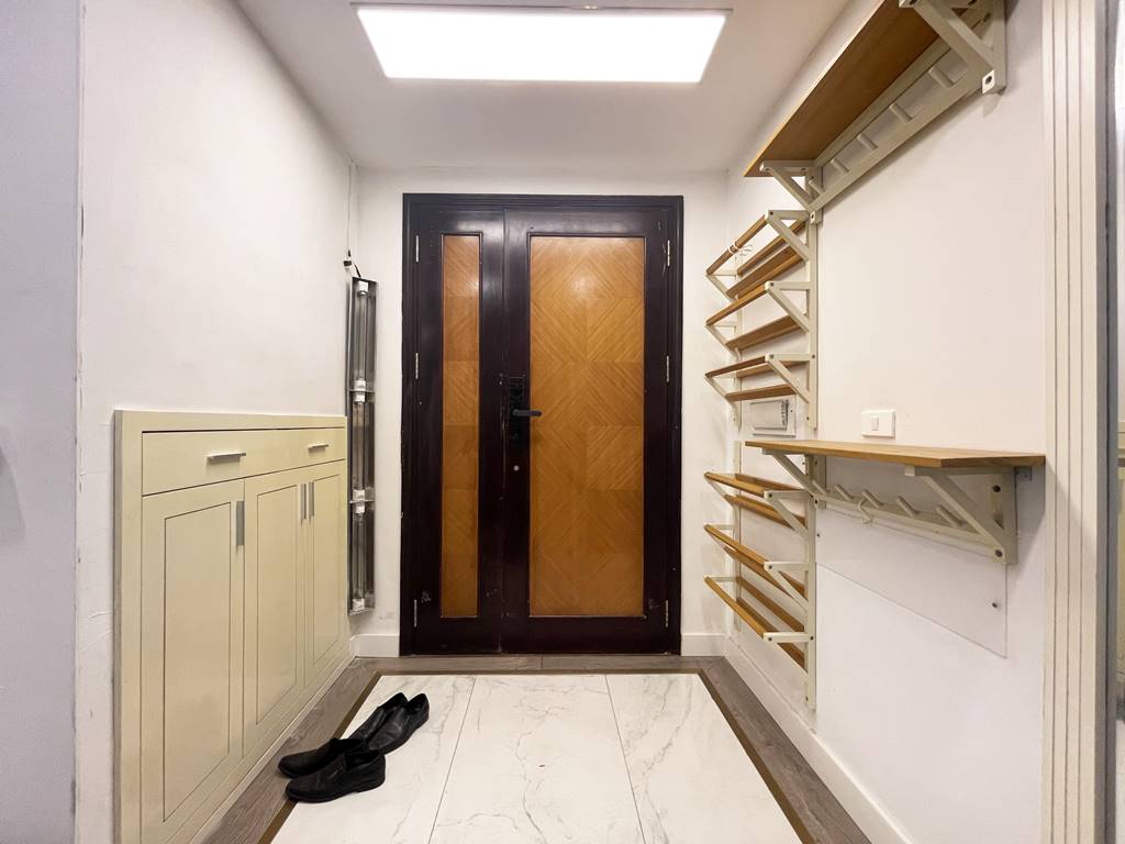 Stunning 2 - bedroom apartment in E1 Ciputra for rent 29