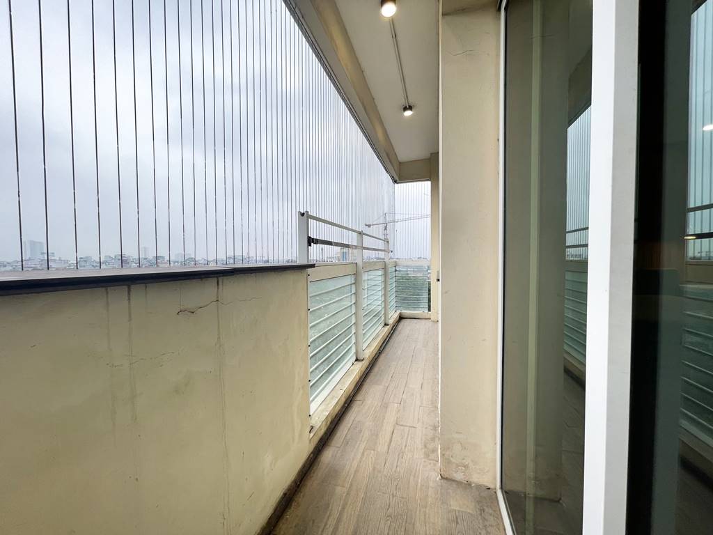 Stunning 2 - bedroom apartment in E1 Ciputra for rent 30