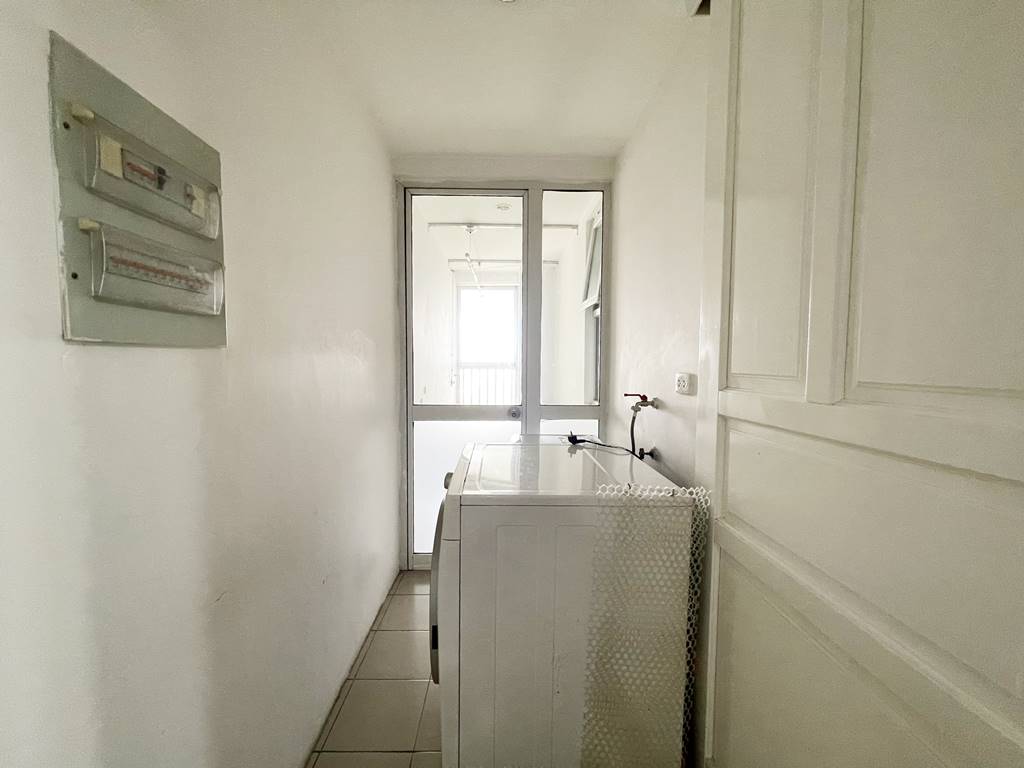 Unfurnished 182 SQM apartment in P1 - P2 Ciputra for rent 18