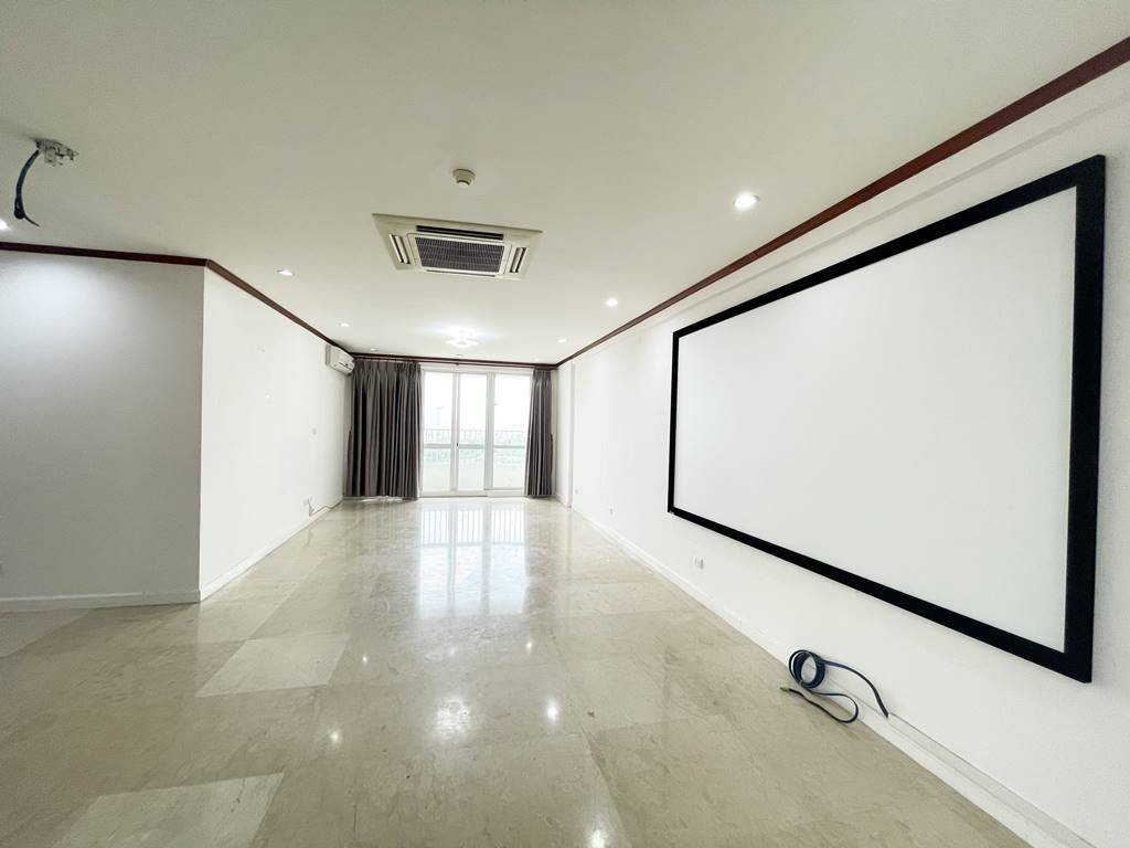 Unfurnished 182 SQM apartment in P1 - P2 Ciputra for rent 2