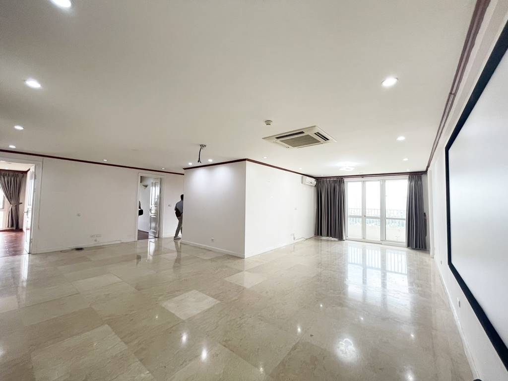 Unfurnished 182 SQM apartment in P1 - P2 Ciputra for rent 3
