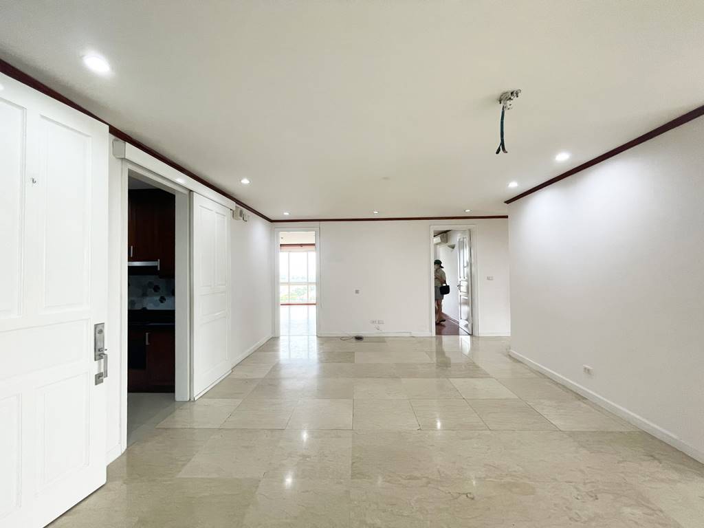 Unfurnished 182 SQM apartment in P1 - P2 Ciputra for rent 4