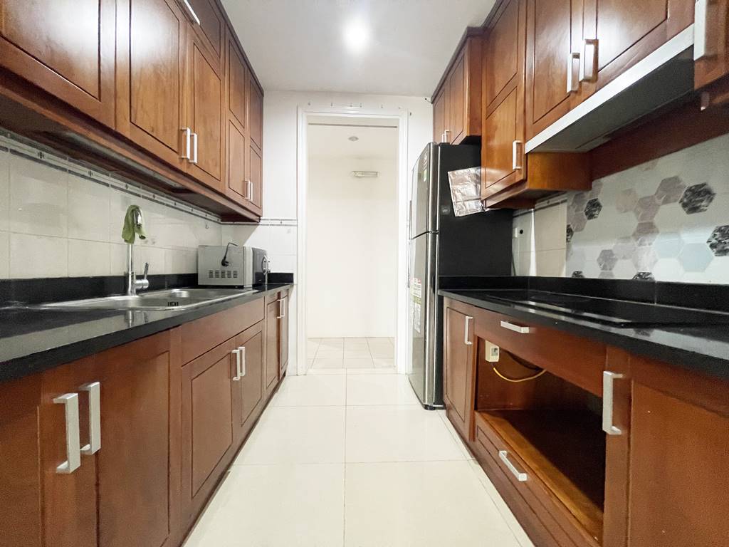 Unfurnished 182 SQM apartment in P1 - P2 Ciputra for rent 5