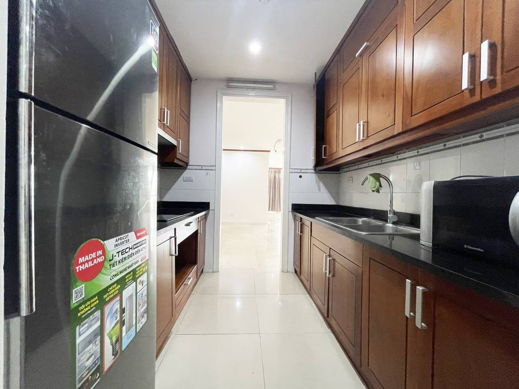 Unfurnished 182 SQM apartment in P1 - P2 Ciputra for rent 6