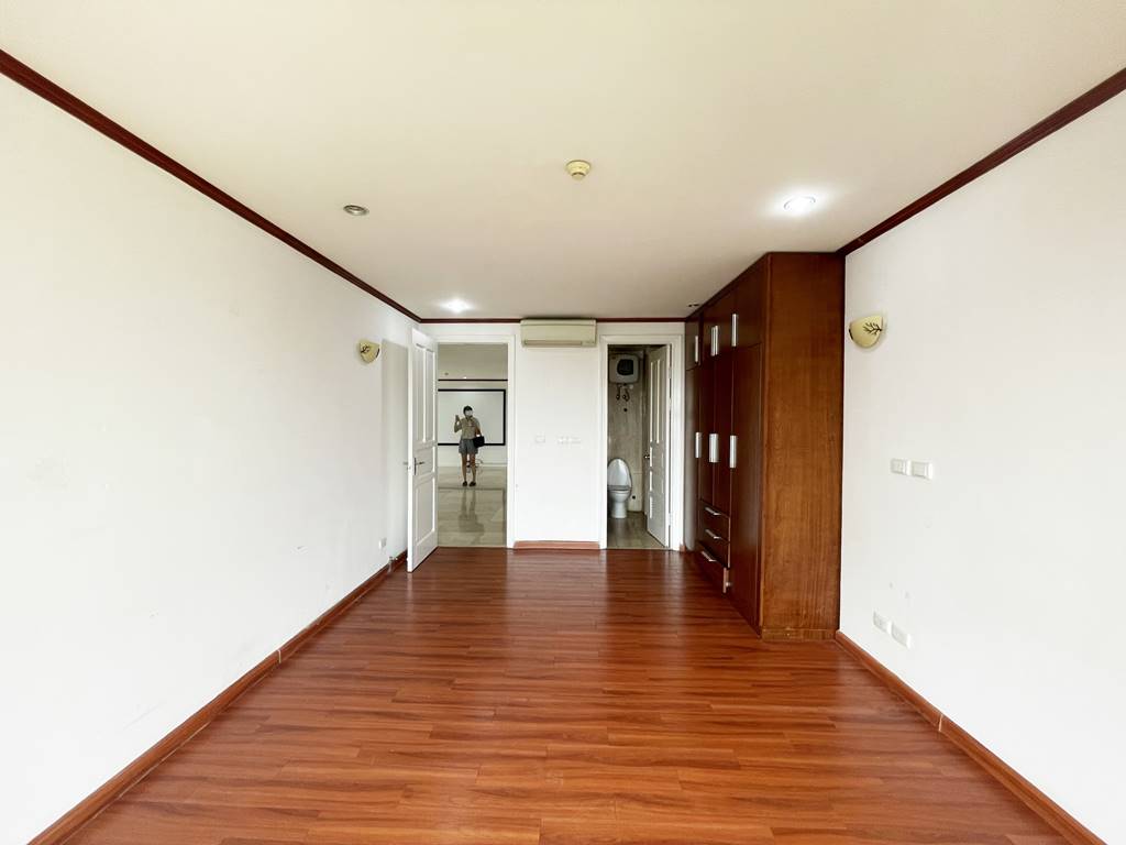 Unfurnished 182 SQM apartment in P1 - P2 Ciputra for rent 8