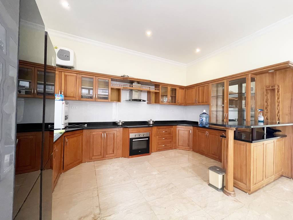 Wall-amounted furnishing villa for rent in T Ciputra 11