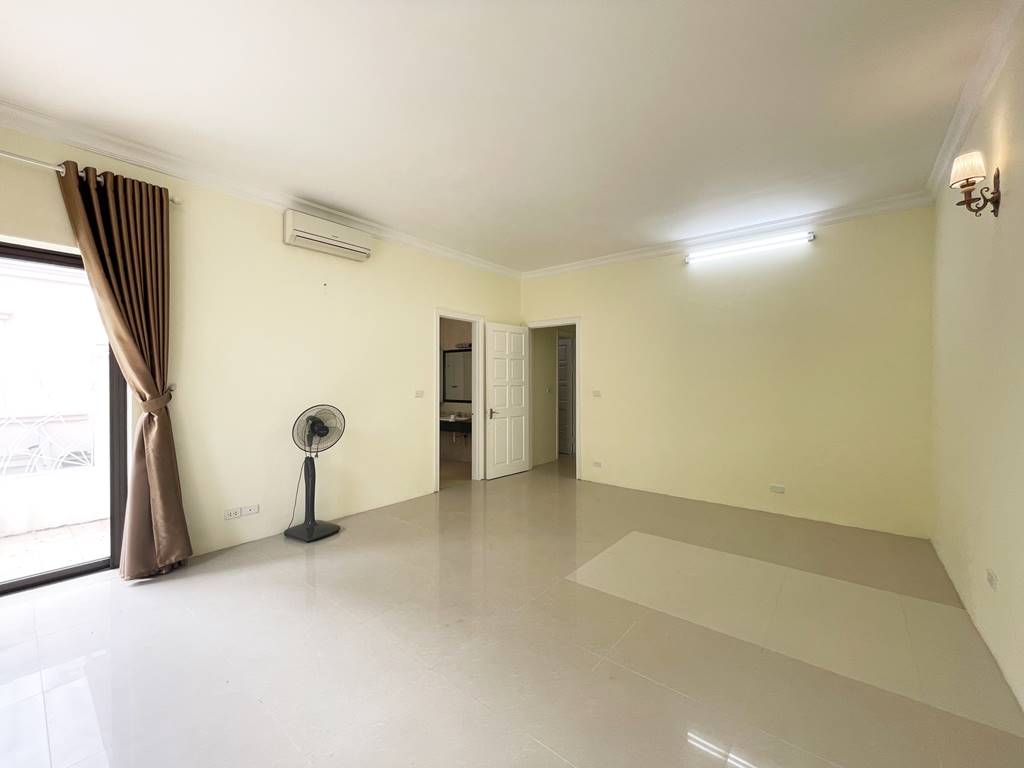 Wall-amounted furnishing villa for rent in T Ciputra 17
