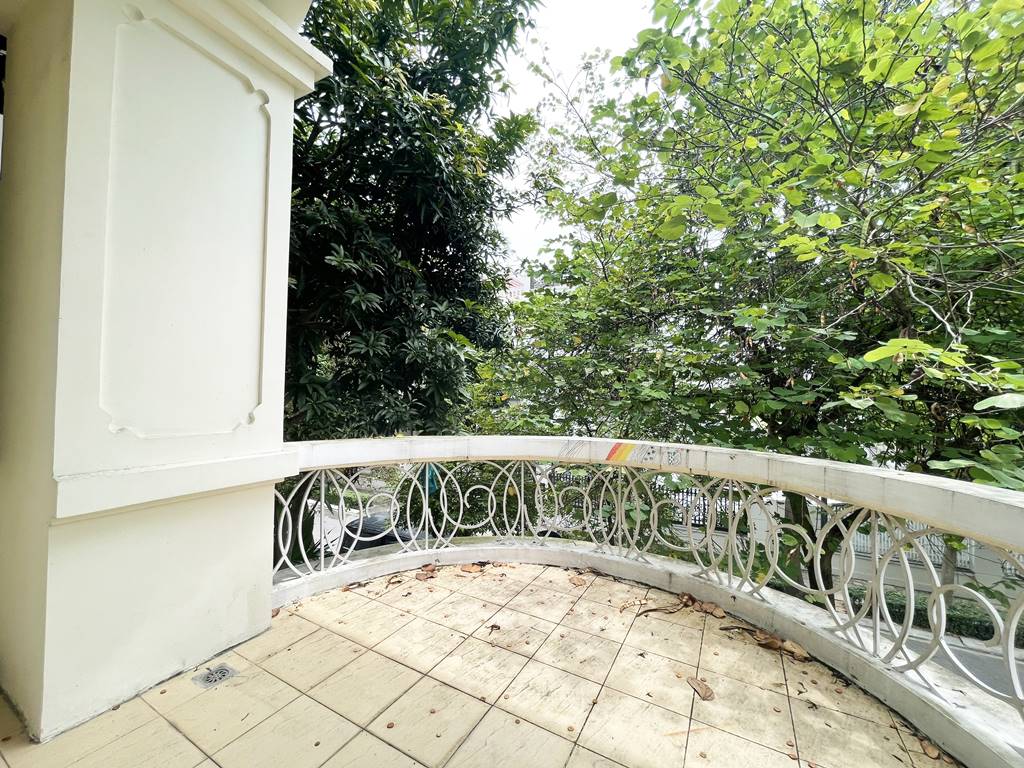 Wall-amounted furnishing villa for rent in T Ciputra 21
