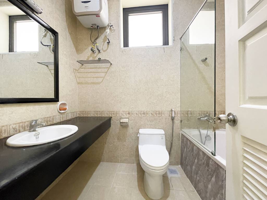 Wall-amounted furnishing villa for rent in T Ciputra 22