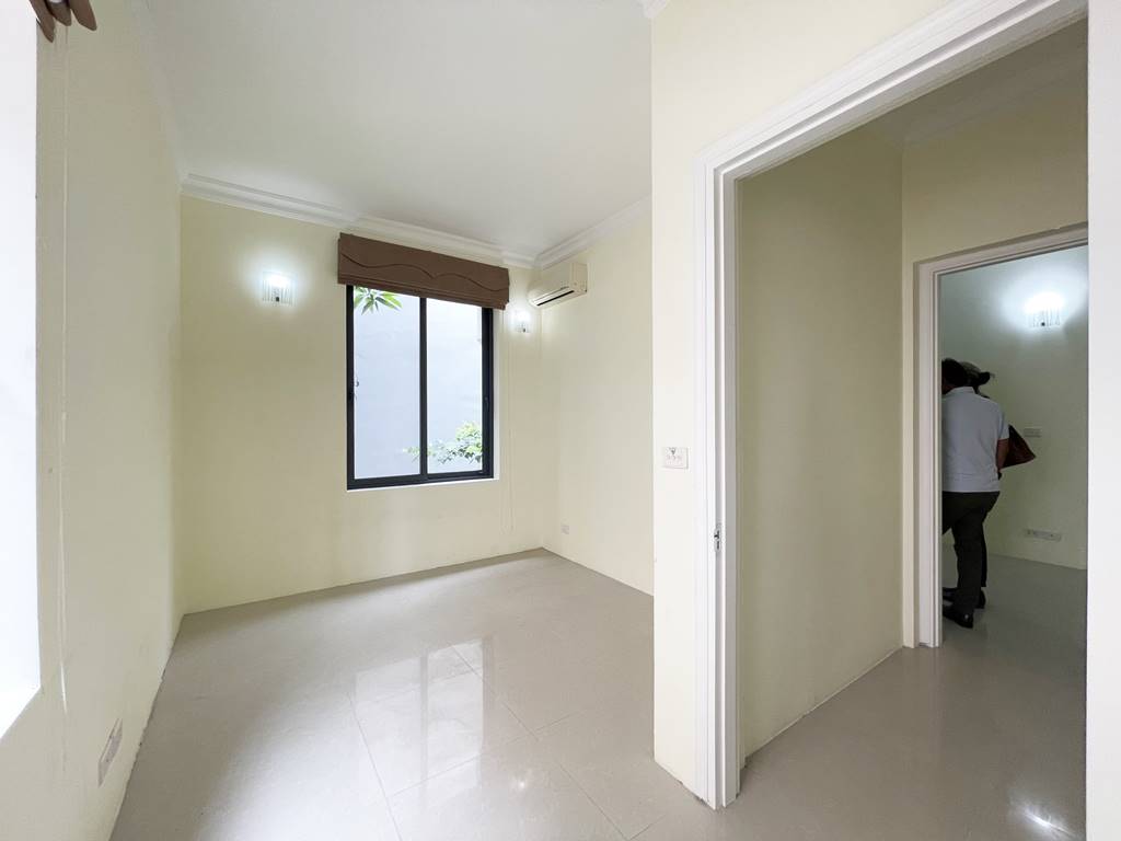 Wall-amounted furnishing villa for rent in T Ciputra 25
