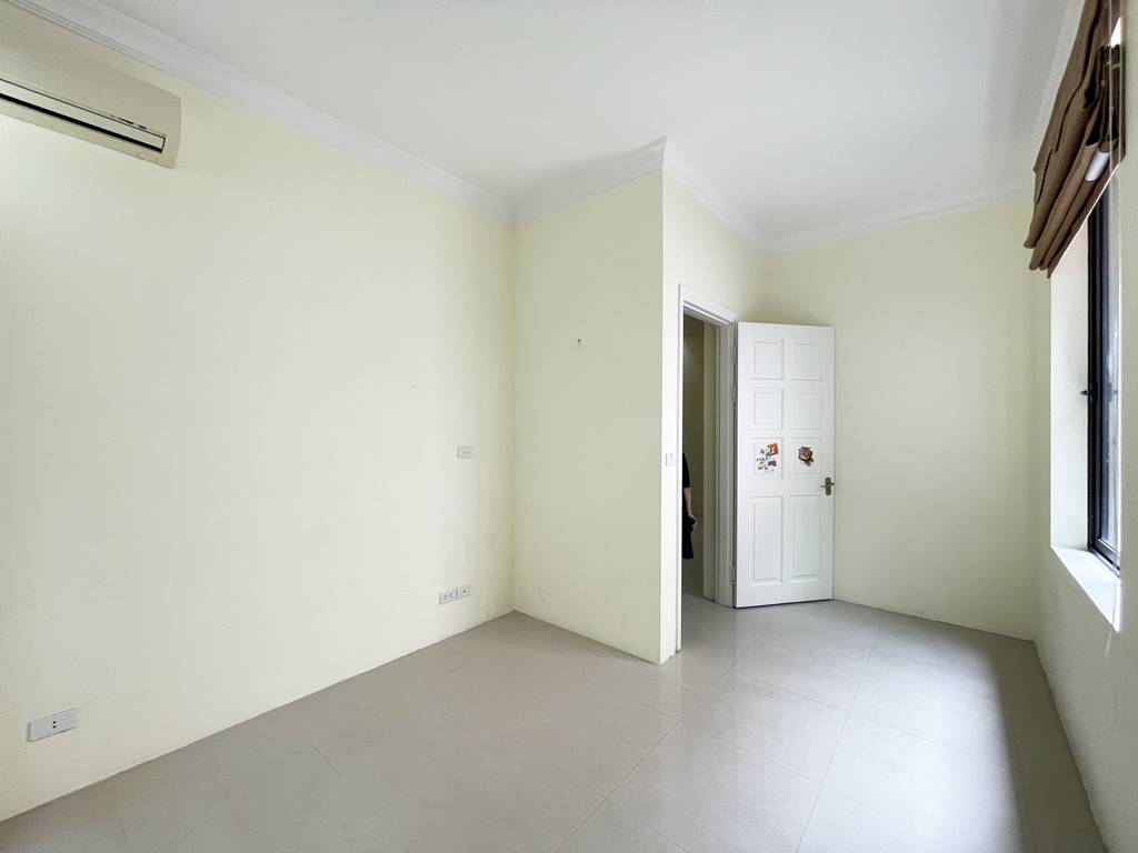 Wall-amounted furnishing villa for rent in T Ciputra 26
