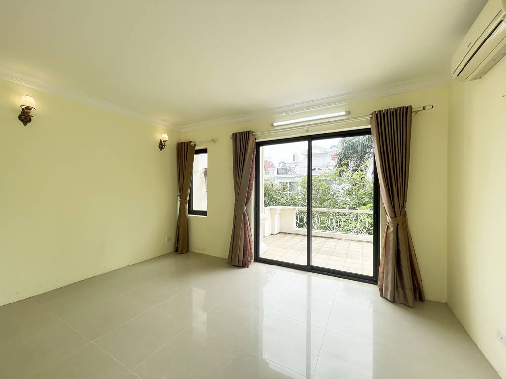 Wall-amounted furnishing villa for rent in T Ciputra 27