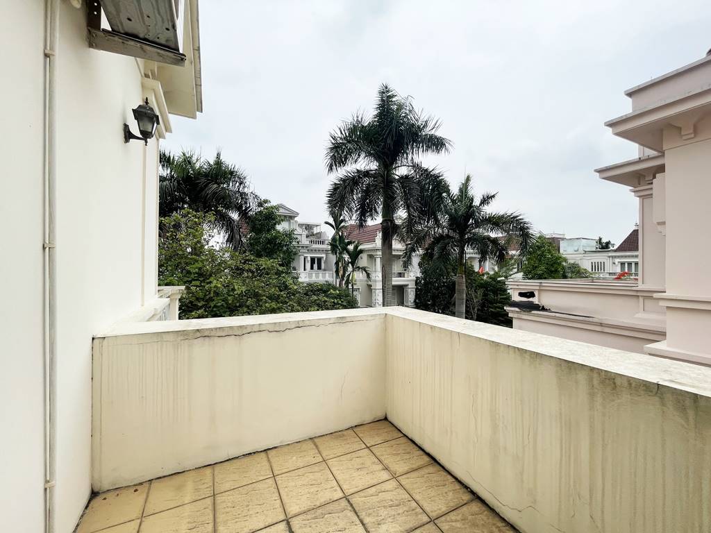 Wall-amounted furnishing villa for rent in T Ciputra 30