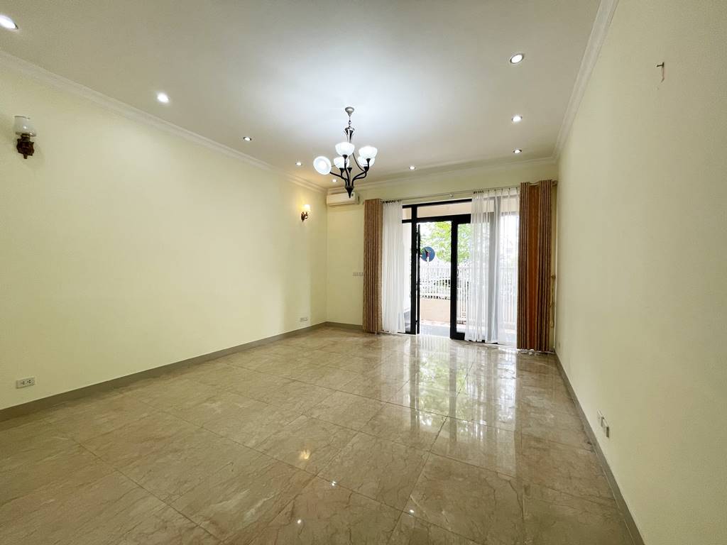 Wall-amounted furnishing villa for rent in T Ciputra 4