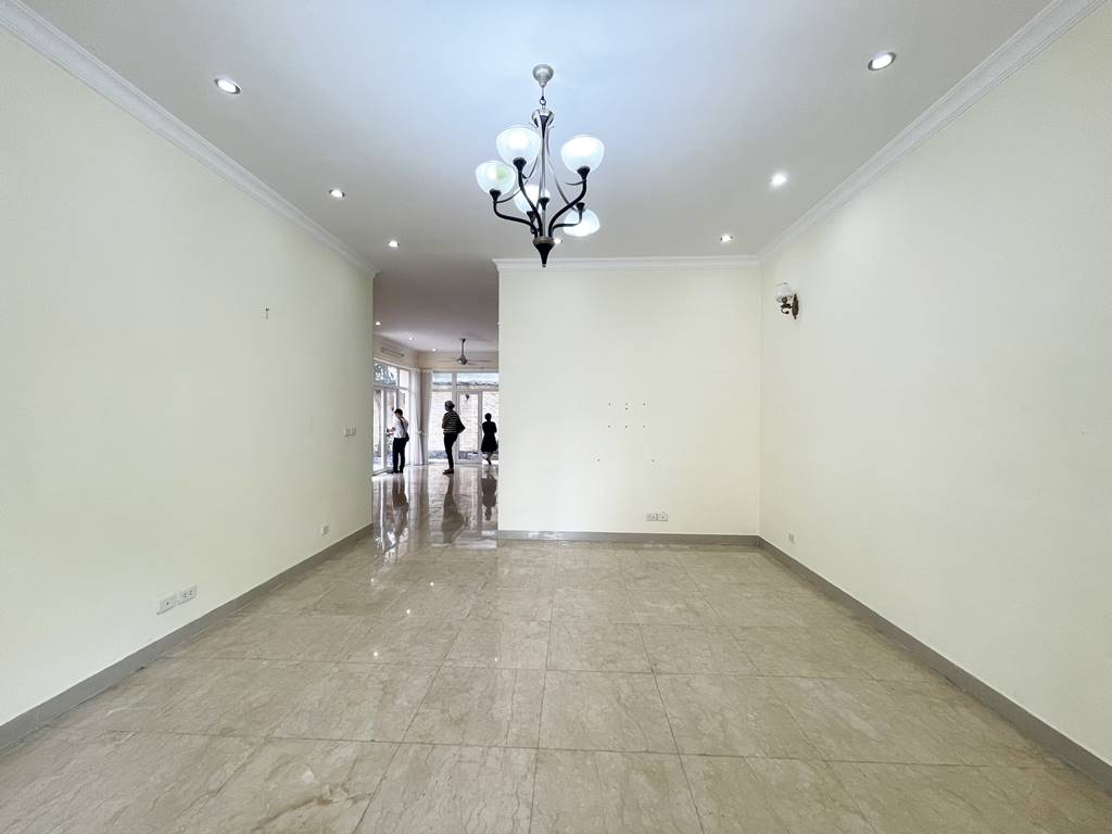 Wall-amounted furnishing villa for rent in T Ciputra 6