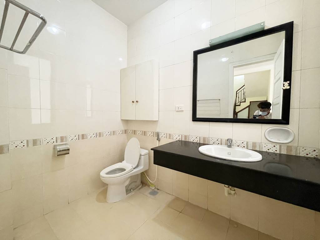 Wall-amounted furnishing villa for rent in T Ciputra 8