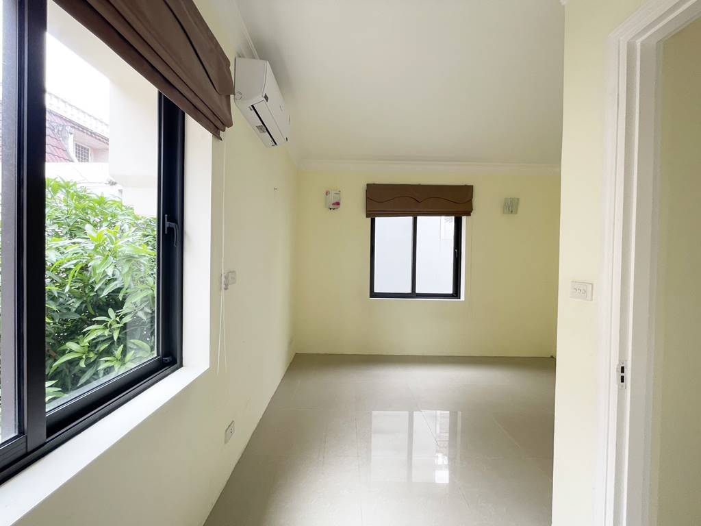 Wall-amounted furnishing villa for rent in T Ciputra 2