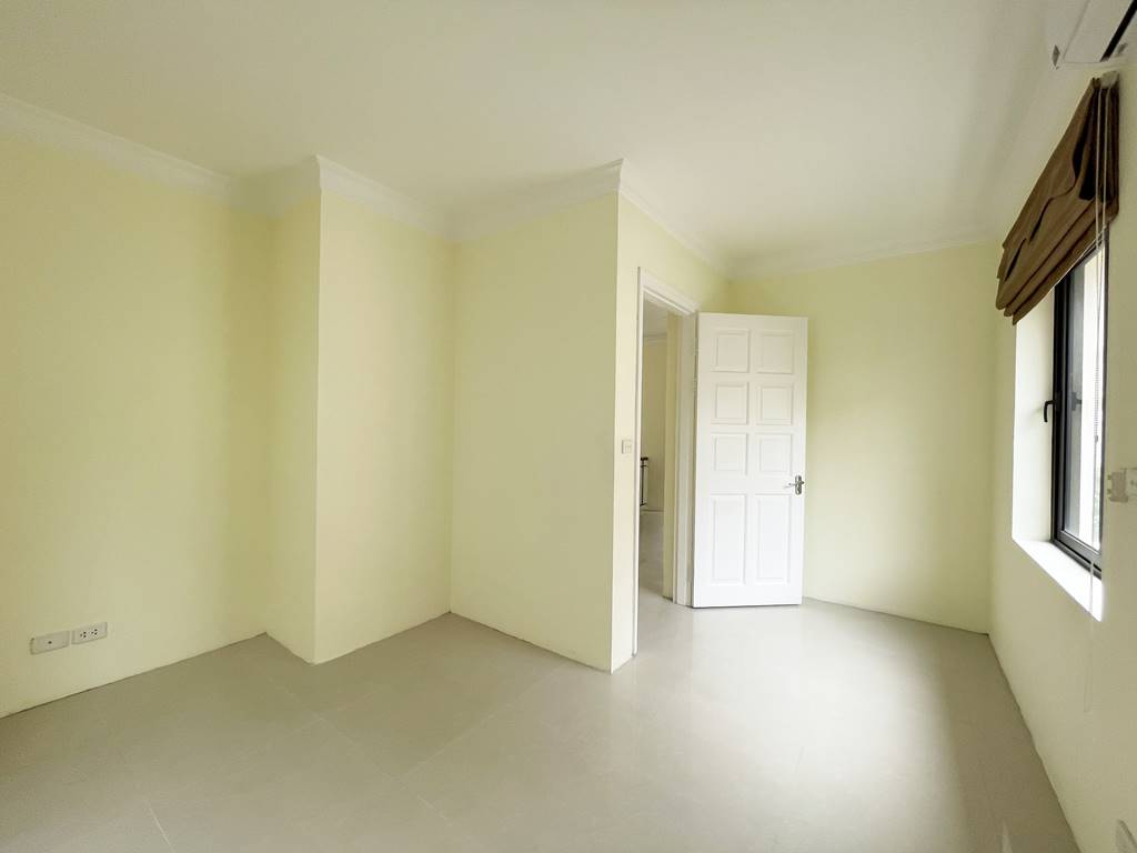 Wall-amounted furnishing villa for rent in T Ciputra 3