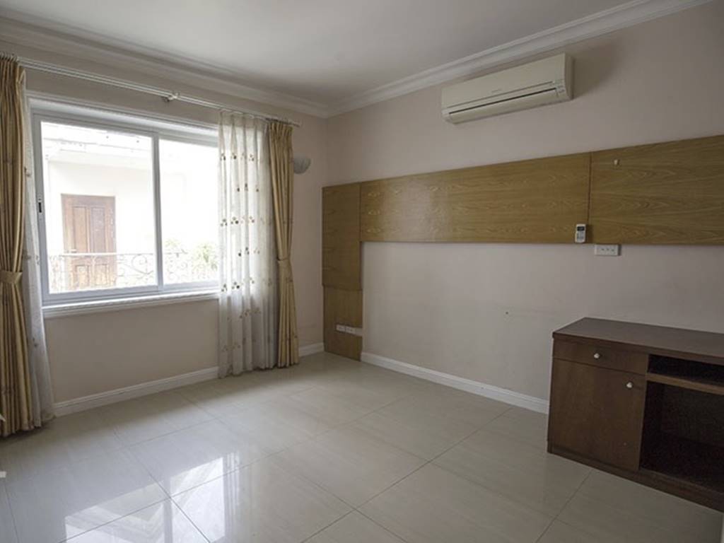 Partly furnished 140SQM villa for rent in T6 Ciputra 16