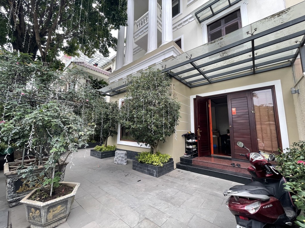 Awesome duplex house for rent in D2 block, Ciputra Hanoi