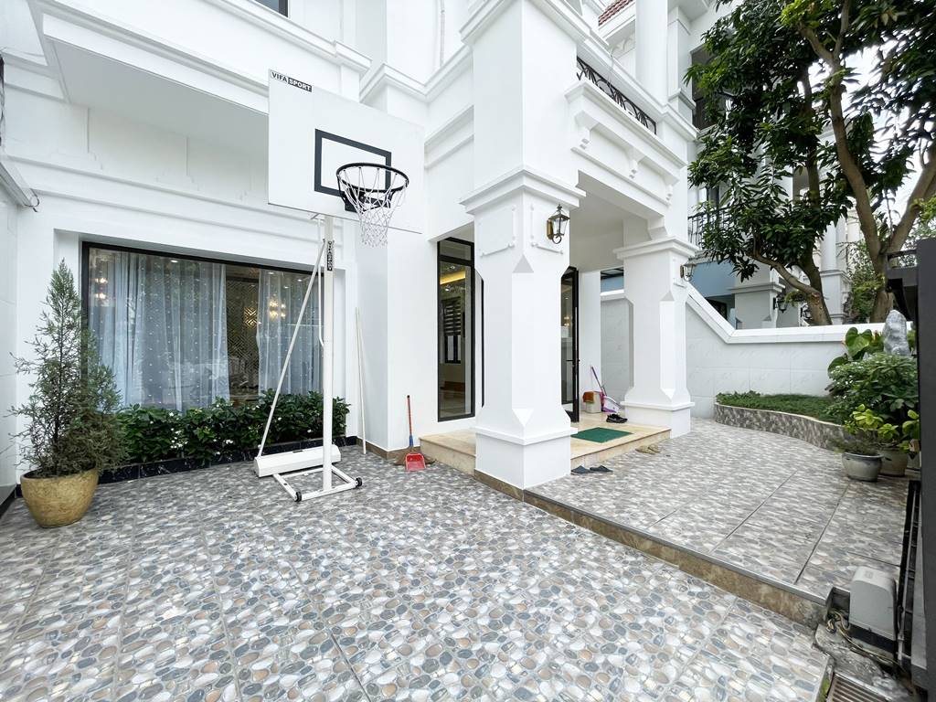 Well-renovated 4BRs semi-detached villa for rent in T Ciputra area - 200sqm